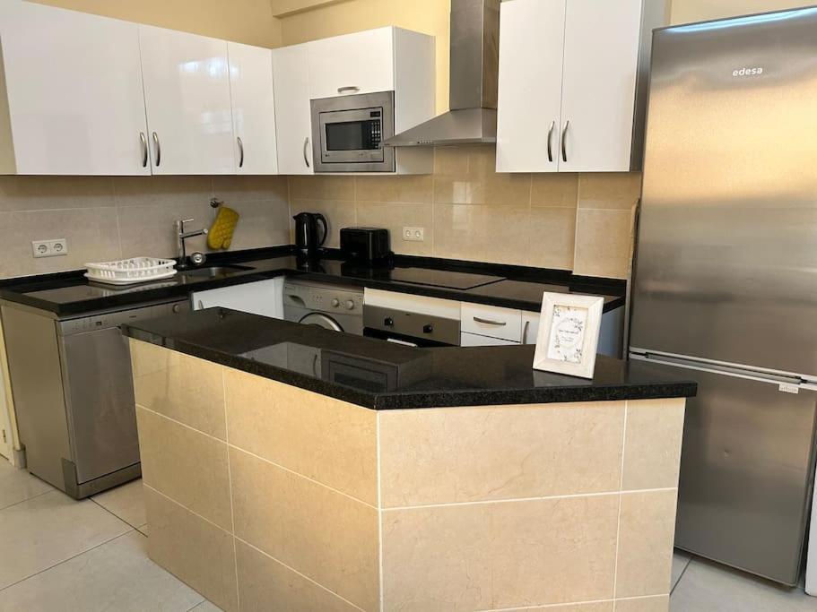 Flat On The Paseo Maritamo! *